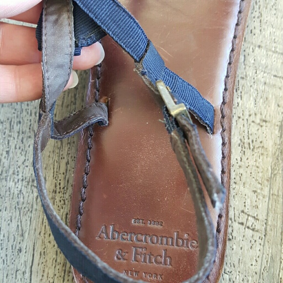 Abercrombie & Fitch Navy Bow flip flop sandals 10 - Picture 4 of 8